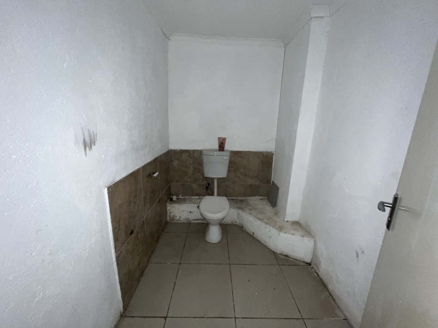 To Let Commercial Property for Rent in Lower Bo-dorp North West
